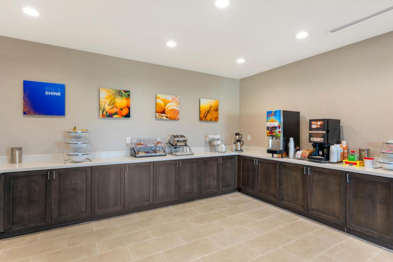 Comfort Inn & Suites Balch Springs - Se Dallas Buitenkant foto